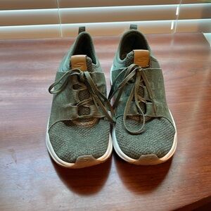 Sketchers Air Cooled Memory Foam Sneakers 💖